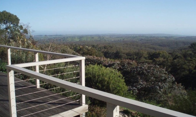 Inglewood House | Amazing Views at Three Hills Unique SA Bush Home