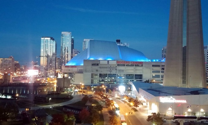 Toronto Entertainment District Condo | Amazing Views in Toronto's New Southcore District ! Great Monthly Rates