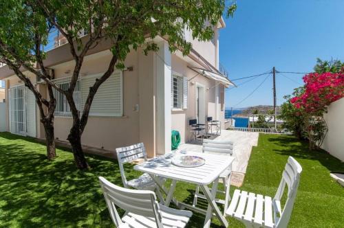 Kaki Thalassa Villa | Amazing villa with a magic view to the Aegean
