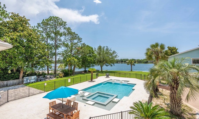 Fort Walton Beach House | Amazing Waterfront Manor-Heated Pool/Spa-Private Beach-Boat Slips-Sleeps 35