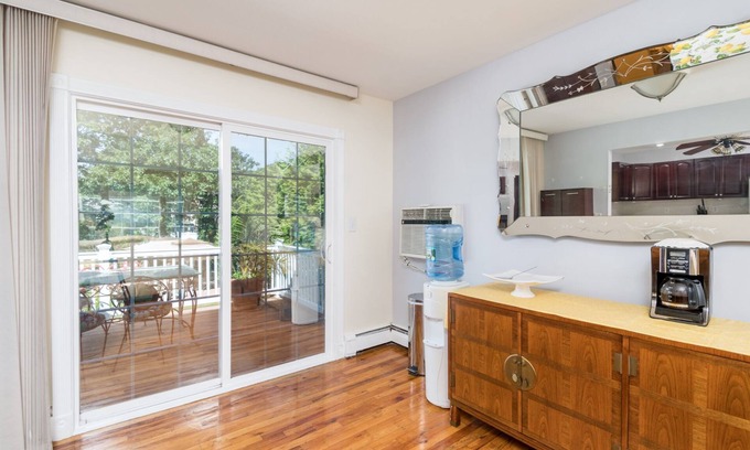 East Massapequa House | AMAZINGLY RELAXING 2nd floor - full 2 BR/Bath/Full kitchen/Diswasher
