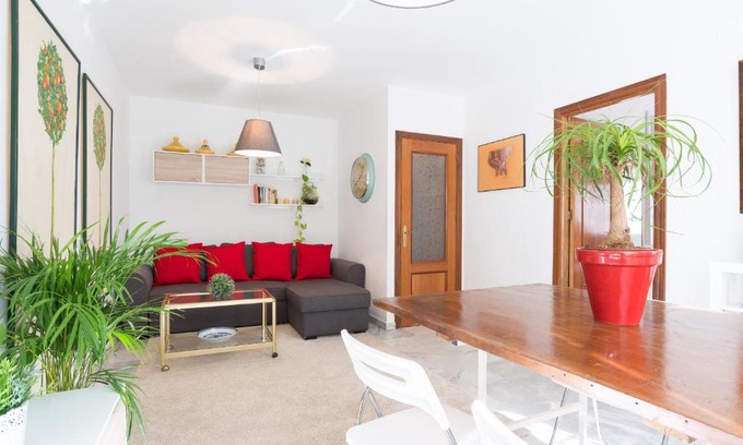 Centro Apartment | AMBC-Very Quiet Apartment Steps Away From Old Town