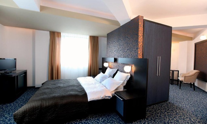 Sector 6 Hotel | Ambiance Hotel