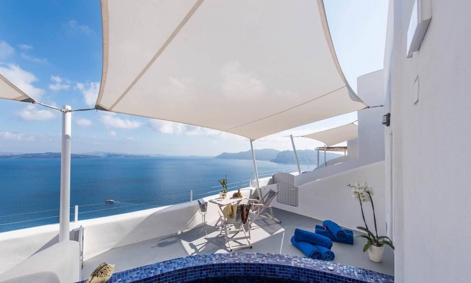 Oia Hotel | Ambition Suites