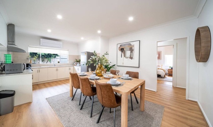 Payneham House | Ambrosia - Designer 3BR WiFi