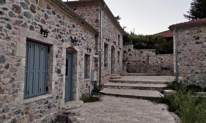 Levidhion House | AMELIE