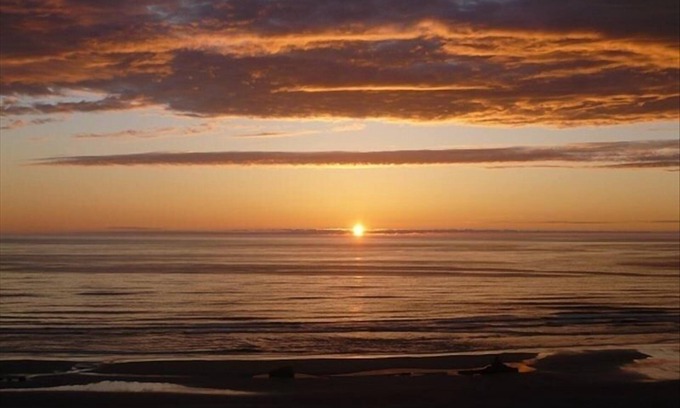 Newport House | 'American Classic' *BEACHFRONT* Historic Nye Beach - BEST LOCATION - 3BR Home