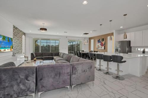 Kissimmee House | American Secret 10 BED 7 Miles to Disney