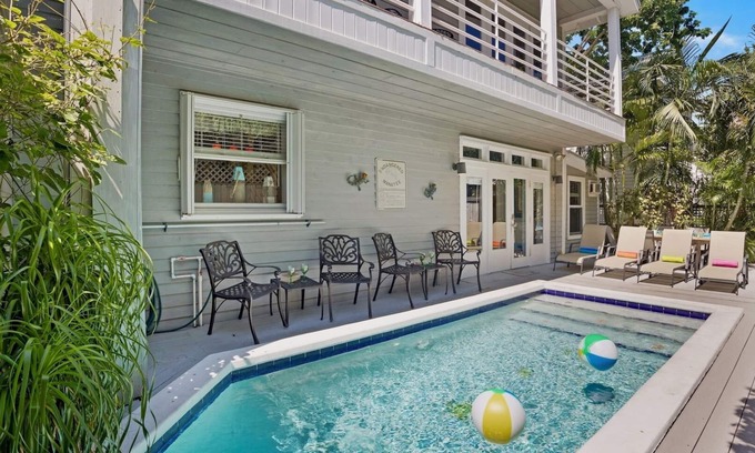 Downtown House | *AMERICANA TROPICALE @ OLD TOWN* Home & Pool by Duval + LAST KEY SERVICES.
