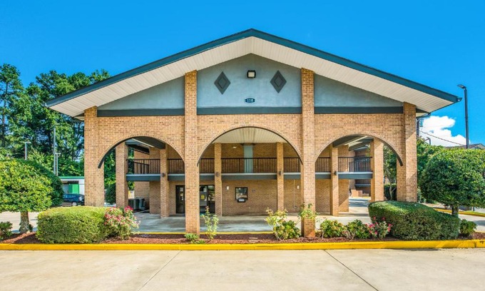 Stockbridge Hotel | Americas Best Value Inn Stockbridge