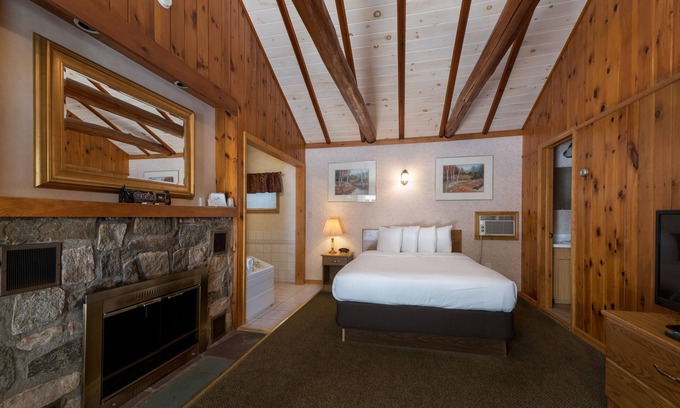 Lake George Hotel | Americas Best Value Inn & Suites Lake George