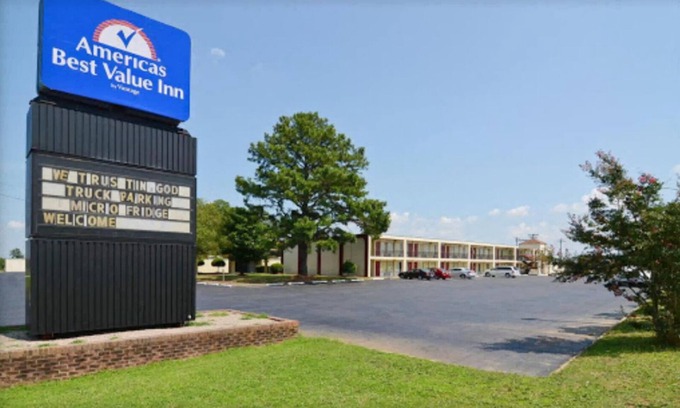 Wilson Apartment | Americas Best Value Inn Wilson - UNIT 20 2 BED FIRST FLOOR