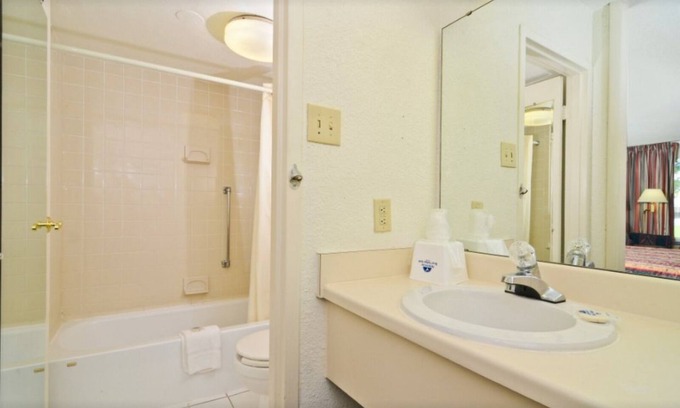 Wilson Apartment | Americas Best Value Inn Wilson - UNIT 22 2 BED FIRST FLOOR
