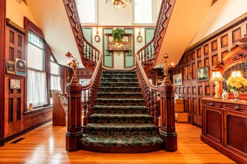 Rockland Bed & Breakfast | Amethyst Inn