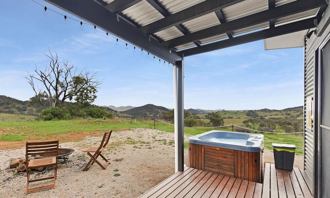 Grattai House | 'Amethyst' with Spa in Mudgee at Kundalini Lodge