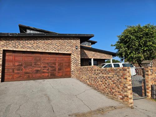 Bluewater Bay House | AMM Guesthouse
