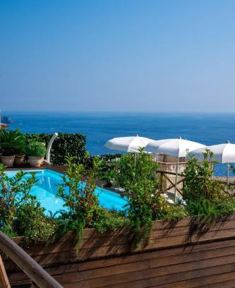 Praiano Villa | AMORE RENTALS - Villa Blu