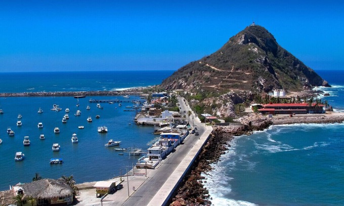 Lomas de Mazatlan Condo | Amplio 1 departamento super céntrico!