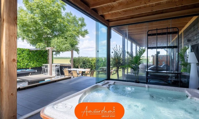 Zwanenburg House | Amsterdam Villa | Jacuzzi, Sauna & Cinema