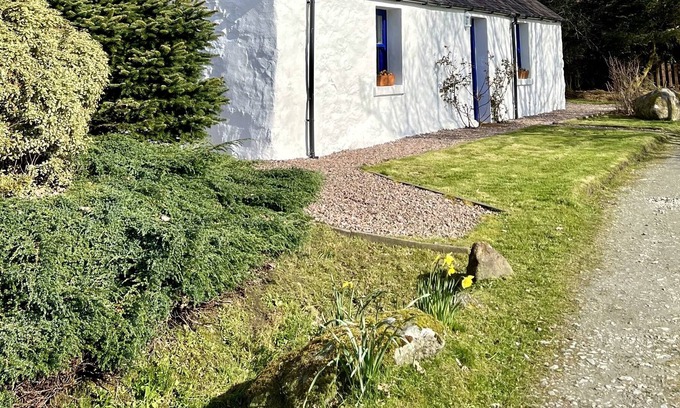 Minard Other | An 18th Century Cottage With Gorgeous Renovated Interior
