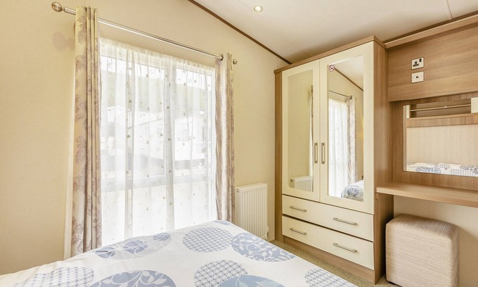 Bridport House | An attractive modern 12ft-wide caravan.