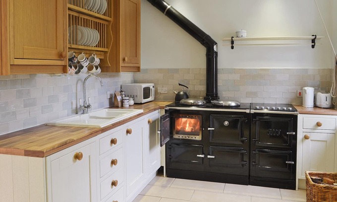 Morpeth Cottage | An eco friendly rural cottage set on a historic working farm with fantastic countryside views.
