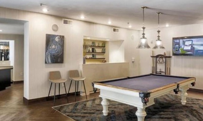 Atlanta House | An Elegant, but peaceful stay