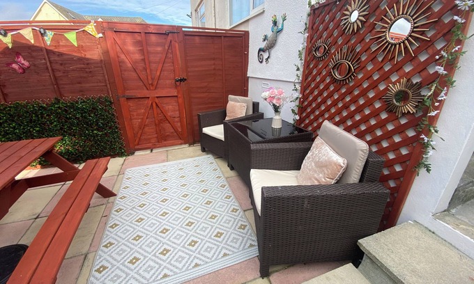Paignton Apartment | An excellent place to be by the sea!