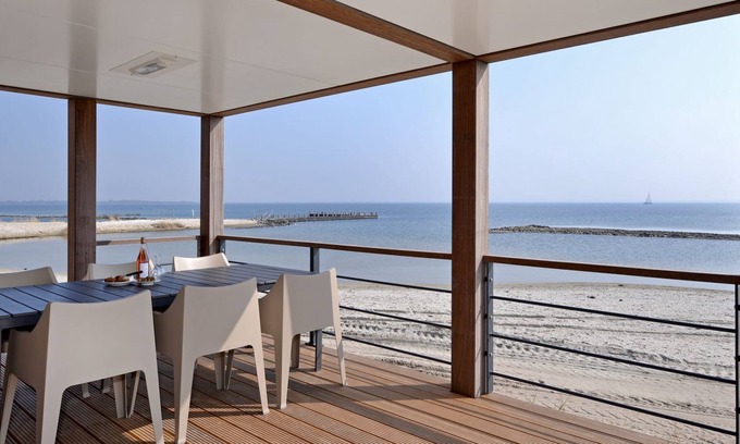 Ouddorp Cabin | An exceptional stay in a spacious villa located in the beautiful nature of Zeeland!
