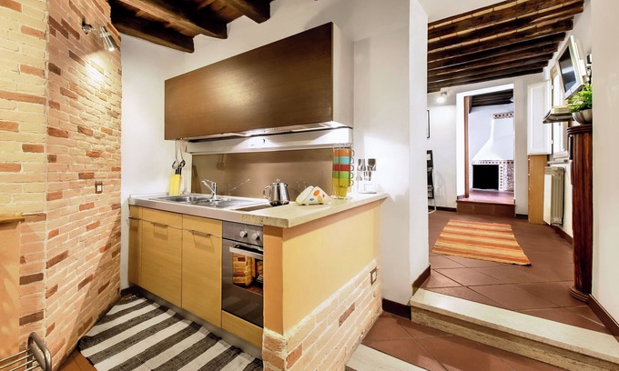 Rione VII Regola Apartment | An Exquisite, Centrally Apartment in Rome