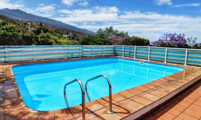 El Paso Apartment | An ideal place to rest among avocado trees and ocean views.