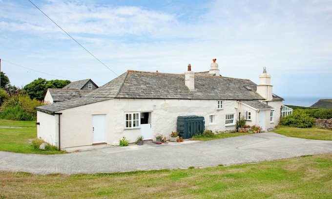 Saint Gennys Cottage | An idyllic North Cornwall retreat.