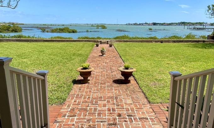 St. Augustine House | An irresistable oceanfront vacation home in the heart of historic St Augustine!