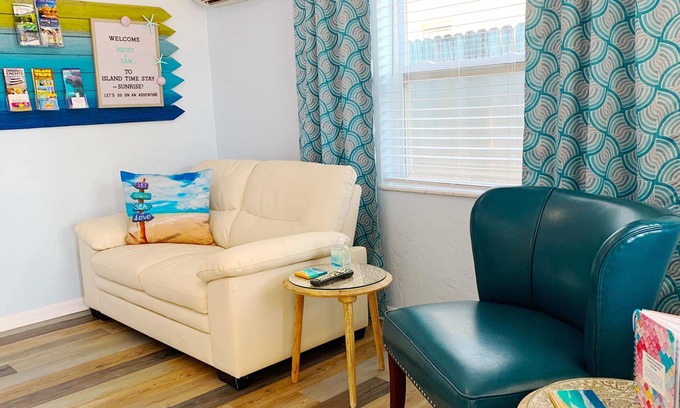 Treasure Island Cottage | An oasis ACROSS THE STREET FROM THE BEACH :)