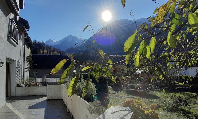 Luz-Saint-Sauveur House | ANAKAO Large apartment in the heart of town. Ground floor, renovated with fireplace