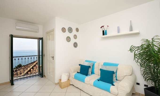 Minori Apartment | Ananas - Sea View - Fruit Flats by AMALFIVACATION.IT