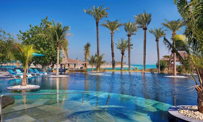 Dubai Hotel | Anantara World Islands Dubai Resort