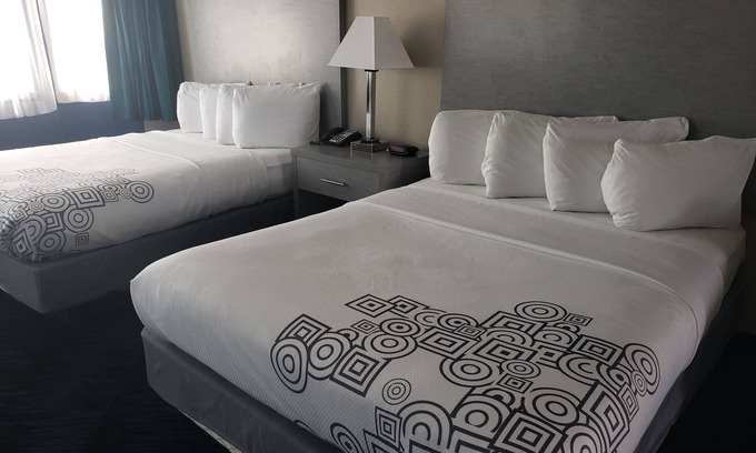 Bertsch-Oceanview Hotel | Anchor Beach Inn