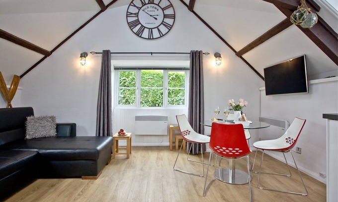 Strete Apartment | Anchor Cottage - an apartment that sleeps 4 guests in 1 bedroom