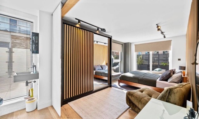Wandsworth Apartment | Anchor Penthouse Retreat in London Battersea