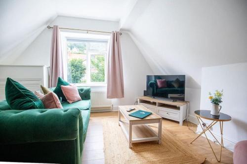 Llandudno Apartment | ANCHORAGE APARTMENT 6 - Two bed apartment close to the centre and the beach, located in Llandudno, North Wales
