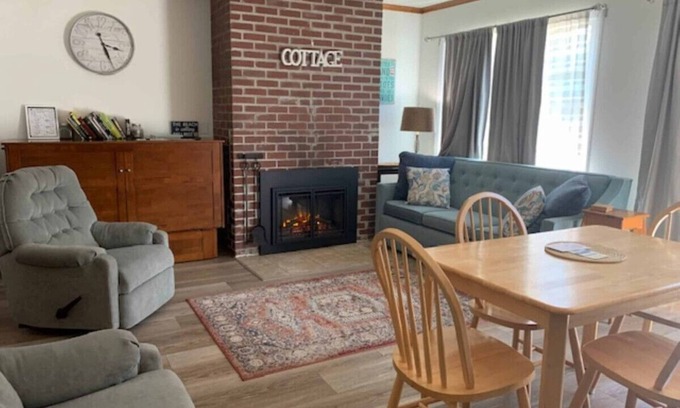 Long Beach Cottage | Anchorage Cottages Unit 7-Dog- Friendly and close to the beach