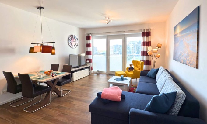 Mitte-Sud Apartment | Anchorage vacation apartment - For 4 people with harbor view and private wallbox
