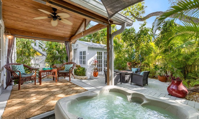Meadows House | ANCHORS AWAY ~ Cheerful 1 BR, 1 Ba Condo with Private Hot Tub in The Meadows!