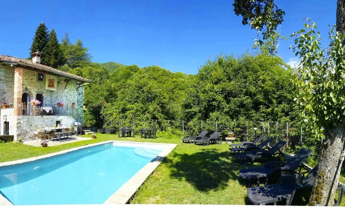 Camporgiano Villa | Ancient house in the medieval village surrounded by chestnut trees