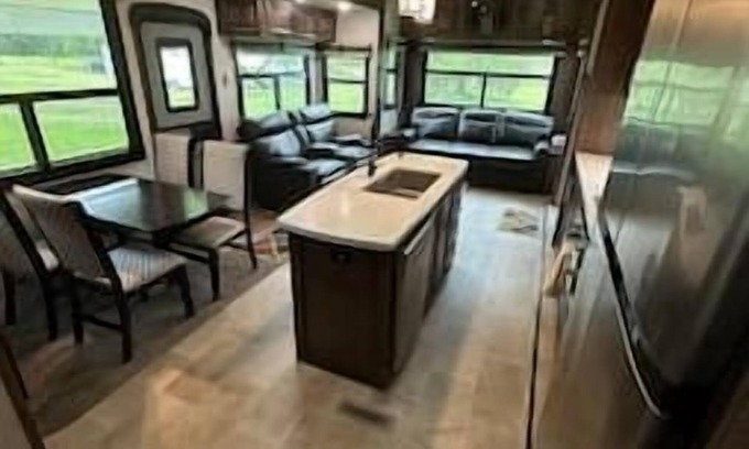 Longview House | Ancient Oaks Retreat