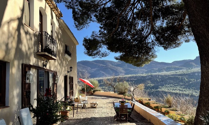 Albunuelas House | Andalusisches Landhaus Zwischen Granada und der Suptropischen Küste Spaniens