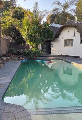 Kempton Park House | Aneiwa airport lodge