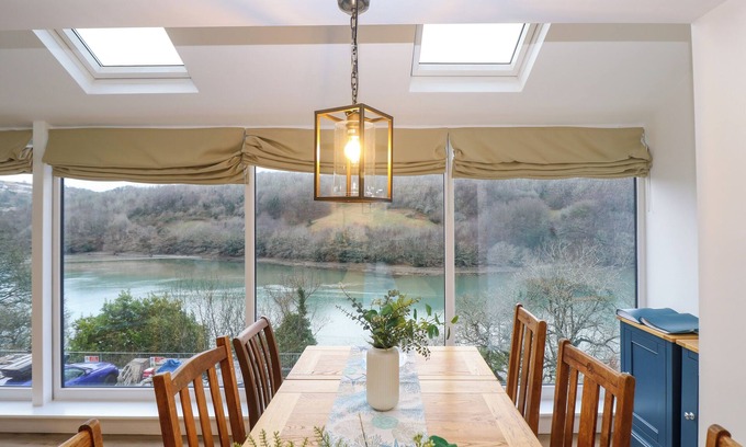 Looe Cottage | Anjoma
