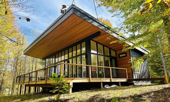Palmyra Cabin | Anjuna River House - the hidden Scandi cabin on 12 acres in Southern Indiana!